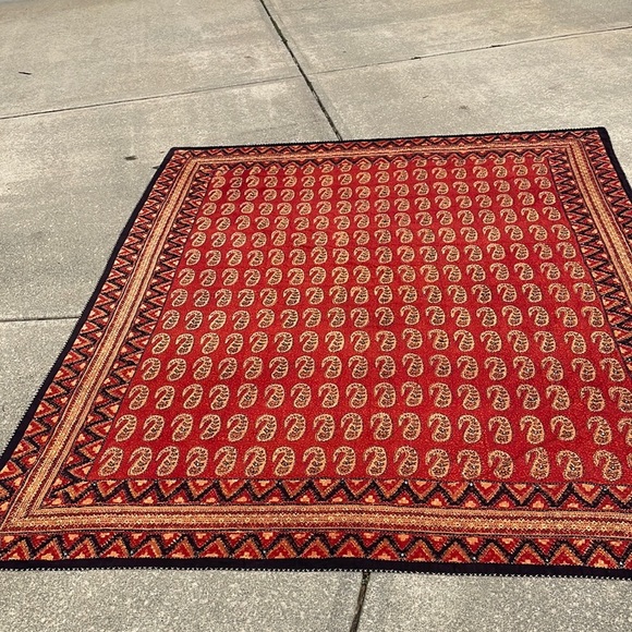 Asian Embroidered Paisley Decorative Tapestry - Picture 2 of 9